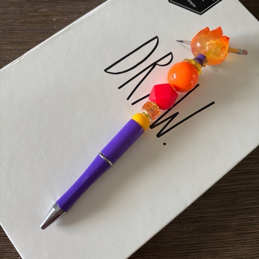 Disney Doorables: Elemental: Ember Lumen handmade beaded pen - Picture 3 of 3
